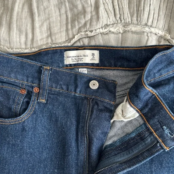 Abercrombie & Fitch 90s Straight Jeans - Picture 3 of 5